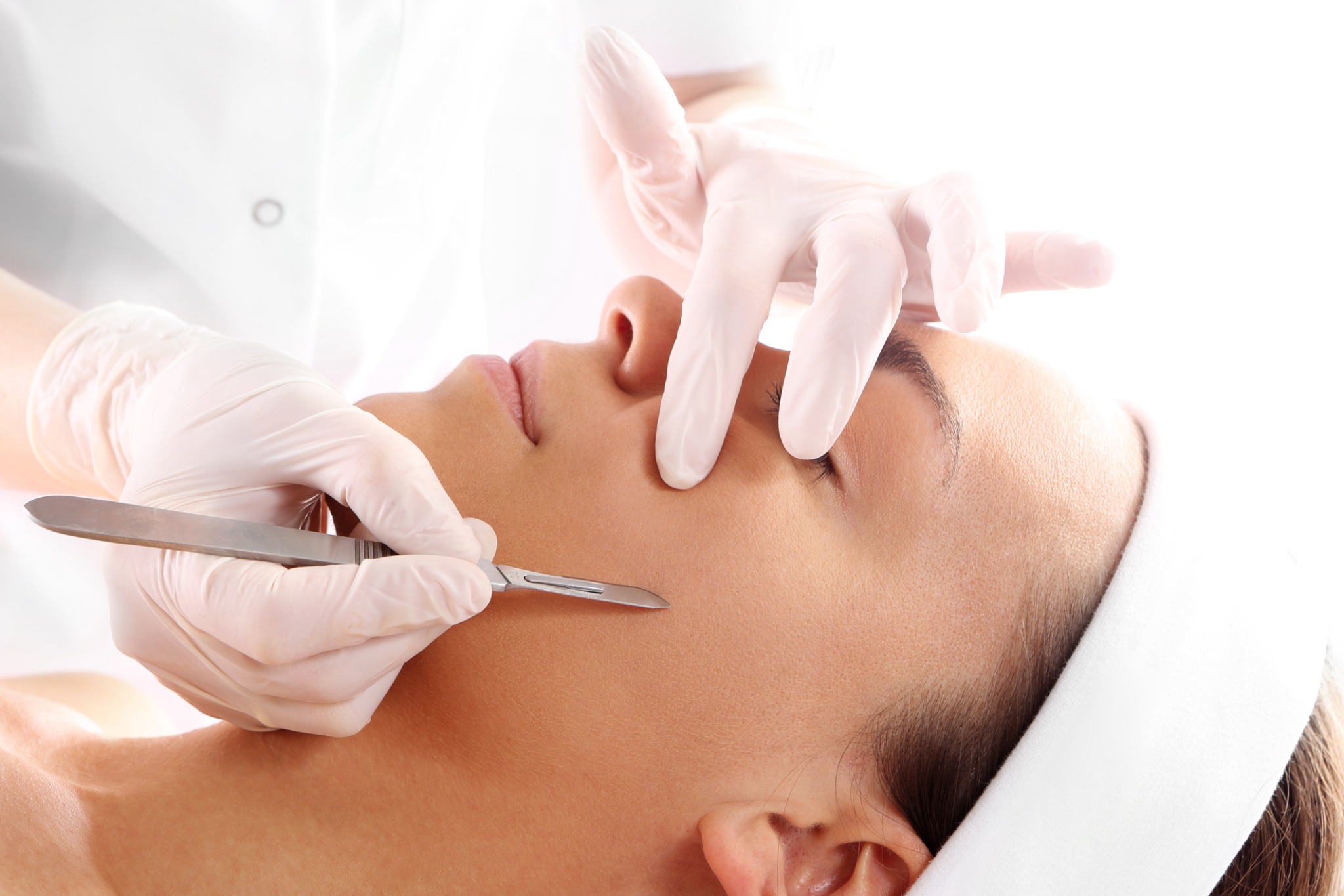 Dermaplaning facial at INFUDERM Clinic